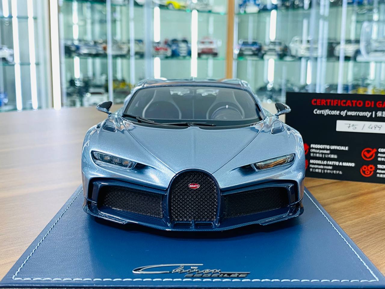 1/18 Resin MR Collection Bugatti Chiron Profilee Argent Atlantique / blue royal Limited-499 pcs