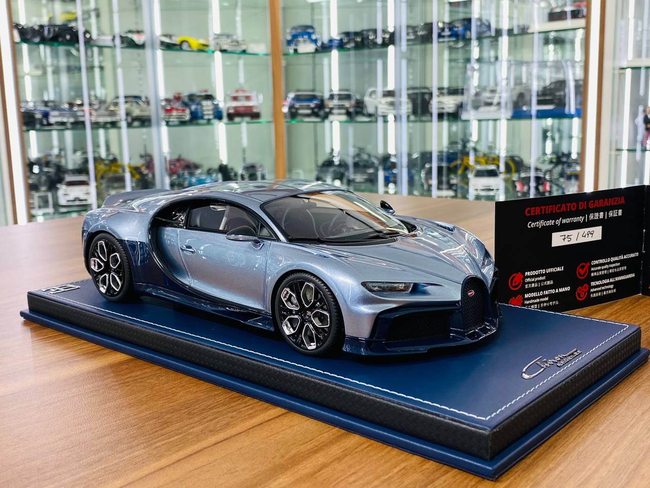 1/18 Resin MR Collection Bugatti Chiron Profilee Argent Atlantique / blue royal Limited-499 pcs