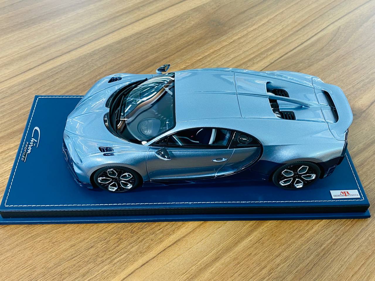 1/18 Resin MR Collection Bugatti Chiron Profilee Argent Atlantique / blue royal Limited-499 pcs