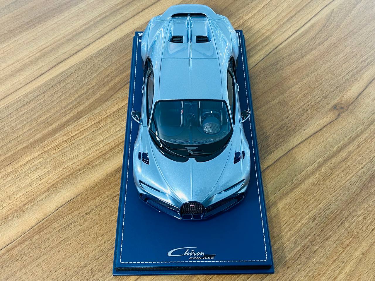 1/18 Resin MR Collection Bugatti Chiron Profilee Argent Atlantique / blue royal Limited-499 pcs