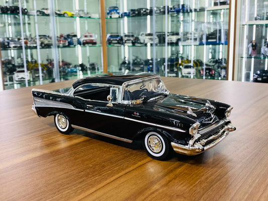 1/18 Diecast Full opening MotorMax Chevy bel air 1957 black