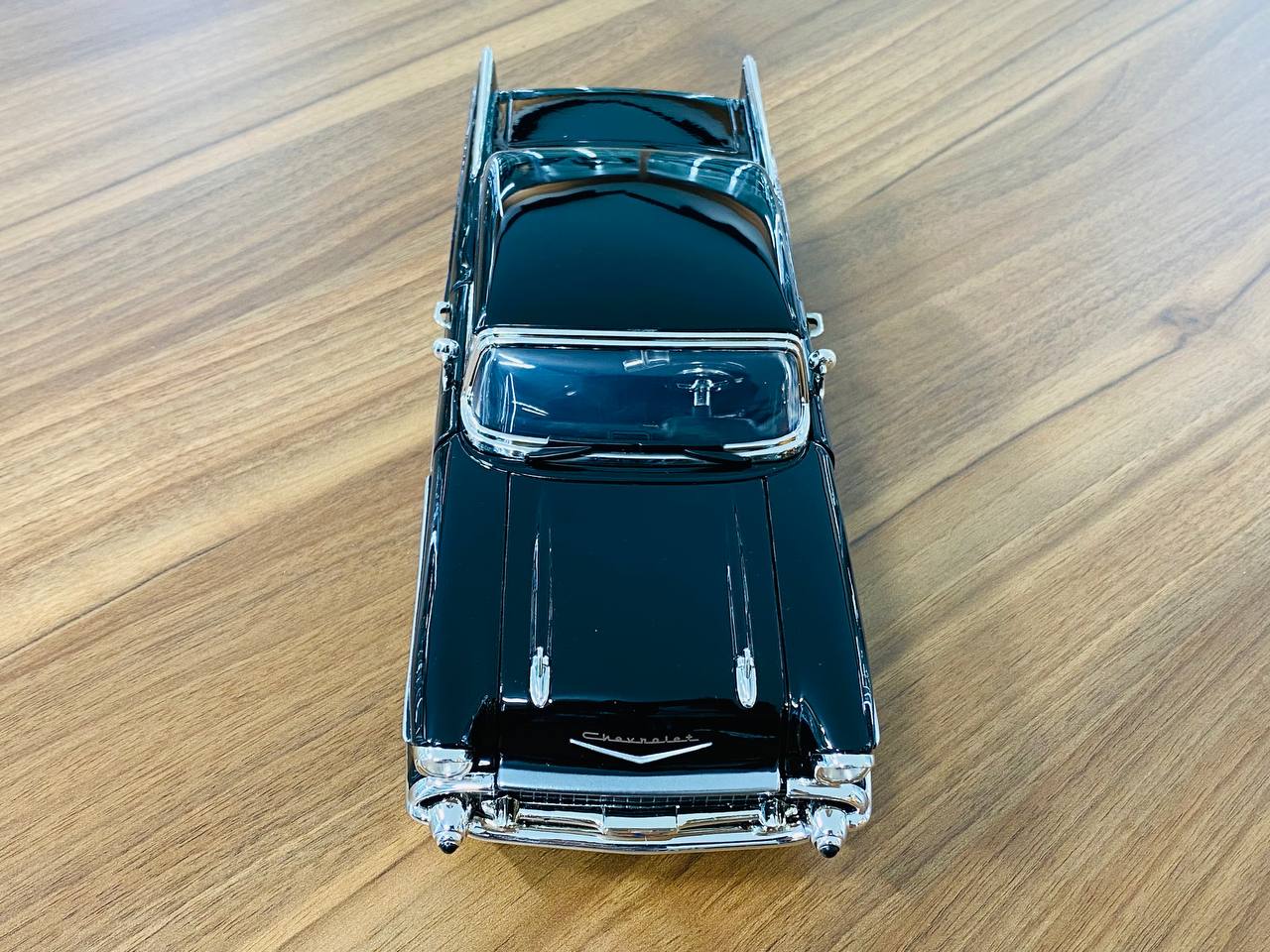 1/18 Diecast Full opening MotorMax Chevy bel air 1957 black