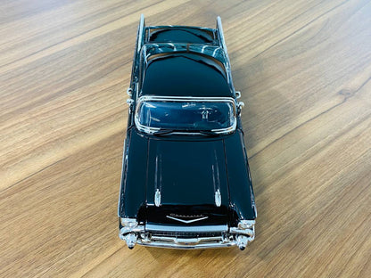 1/18 Diecast Full opening MotorMax Chevy bel air 1957 black