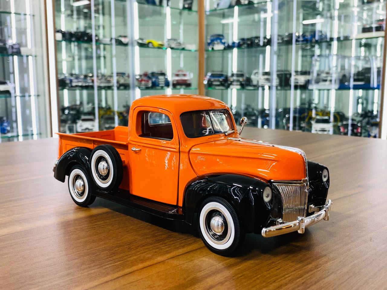 1/18 Diecast Motor Max Ford Pickup 1940 Orange / black