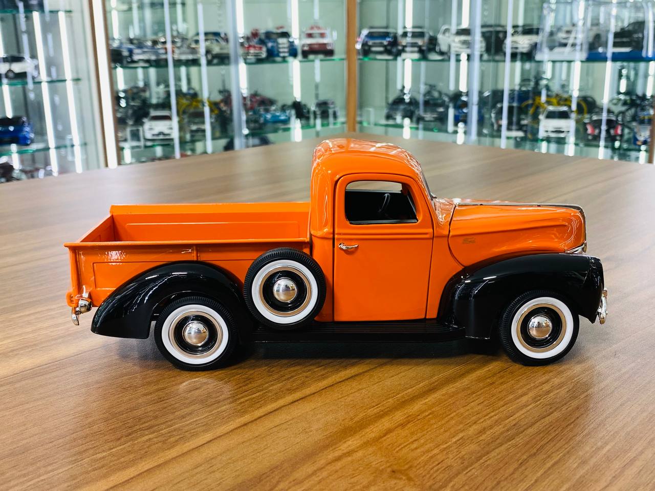 1/18 Diecast Motor Max Ford Pickup 1940 Orange / black