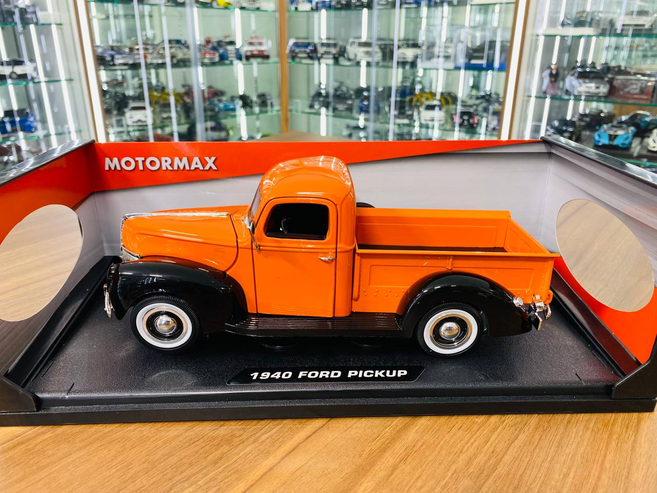 1/18 Diecast Motor Max Ford Pickup 1940 Orange / black