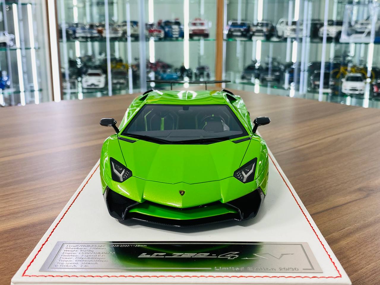 1/18 Resin Model Dino Lamborghini Aventador LP 750-4 SV - Limited 30 pcs