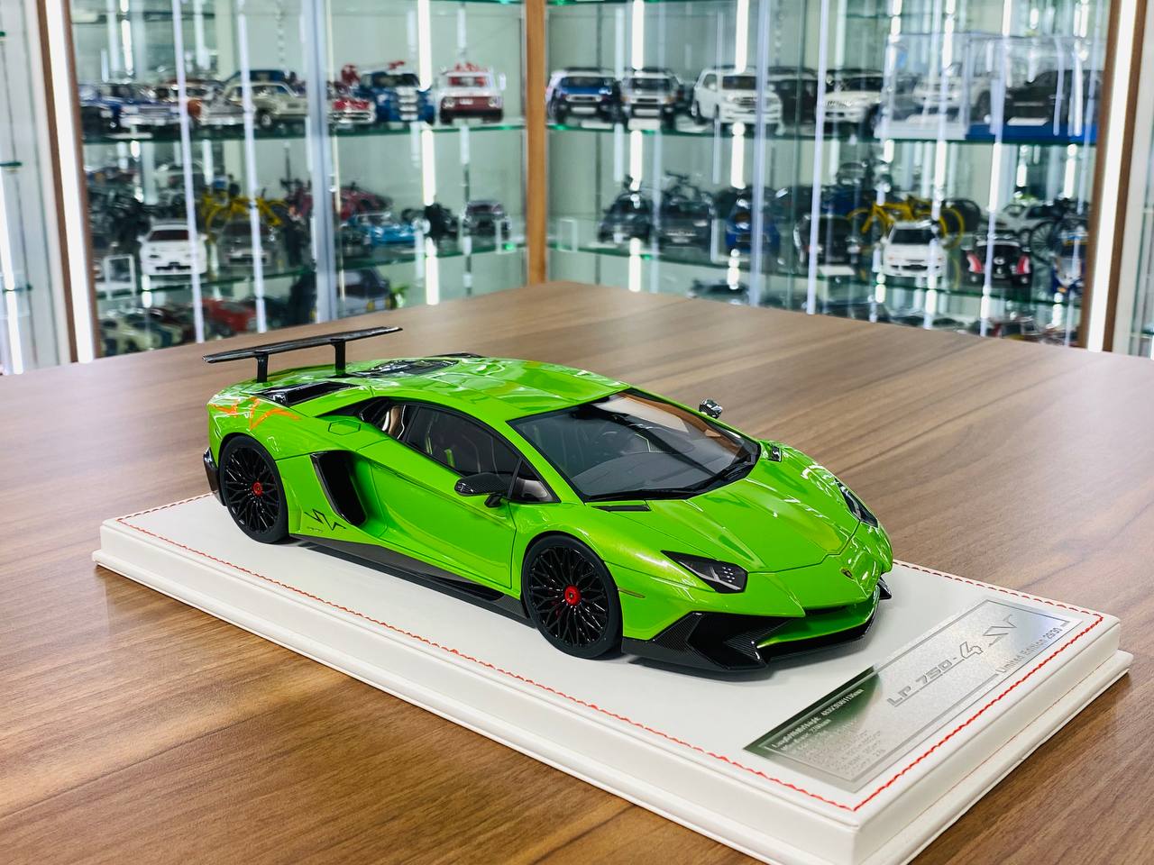 1/18 Resin Model Dino Lamborghini Aventador LP 750-4 SV - Limited 30 pcs