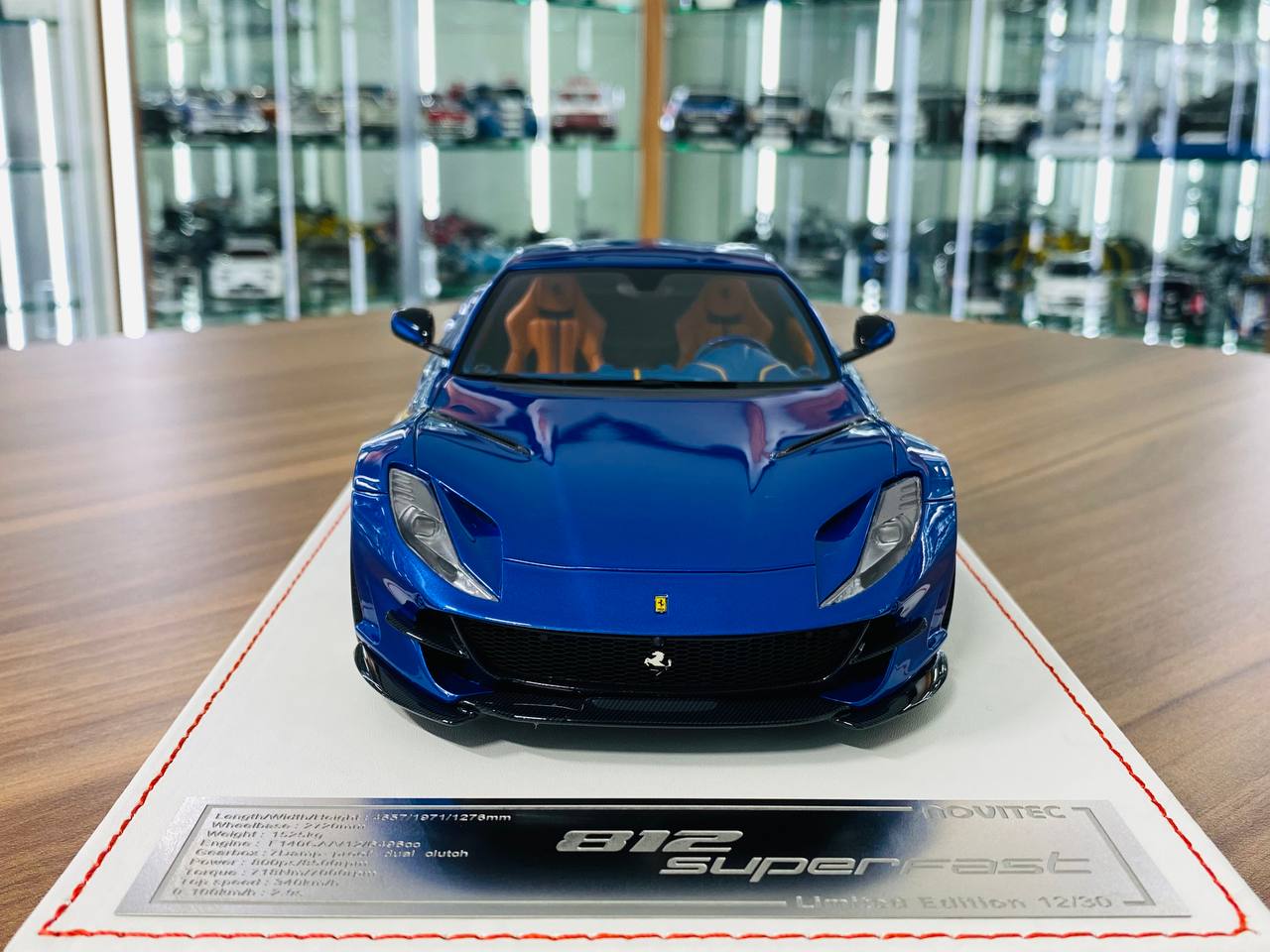 1/18 Resin Model Dino Ferrari 812 Superfast - Limited 30 pcs