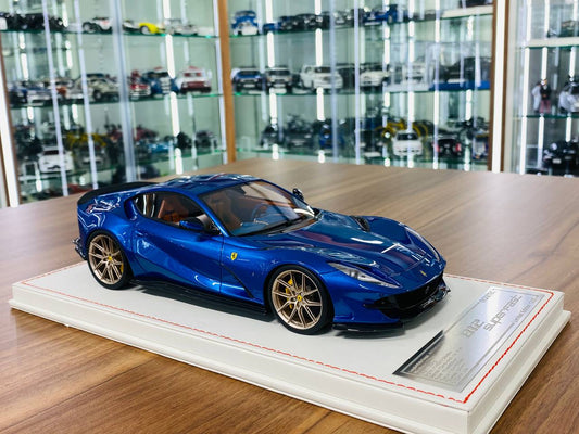 1/18 Resin Model Dino Ferrari 812 Superfast - Limited 30 pcs