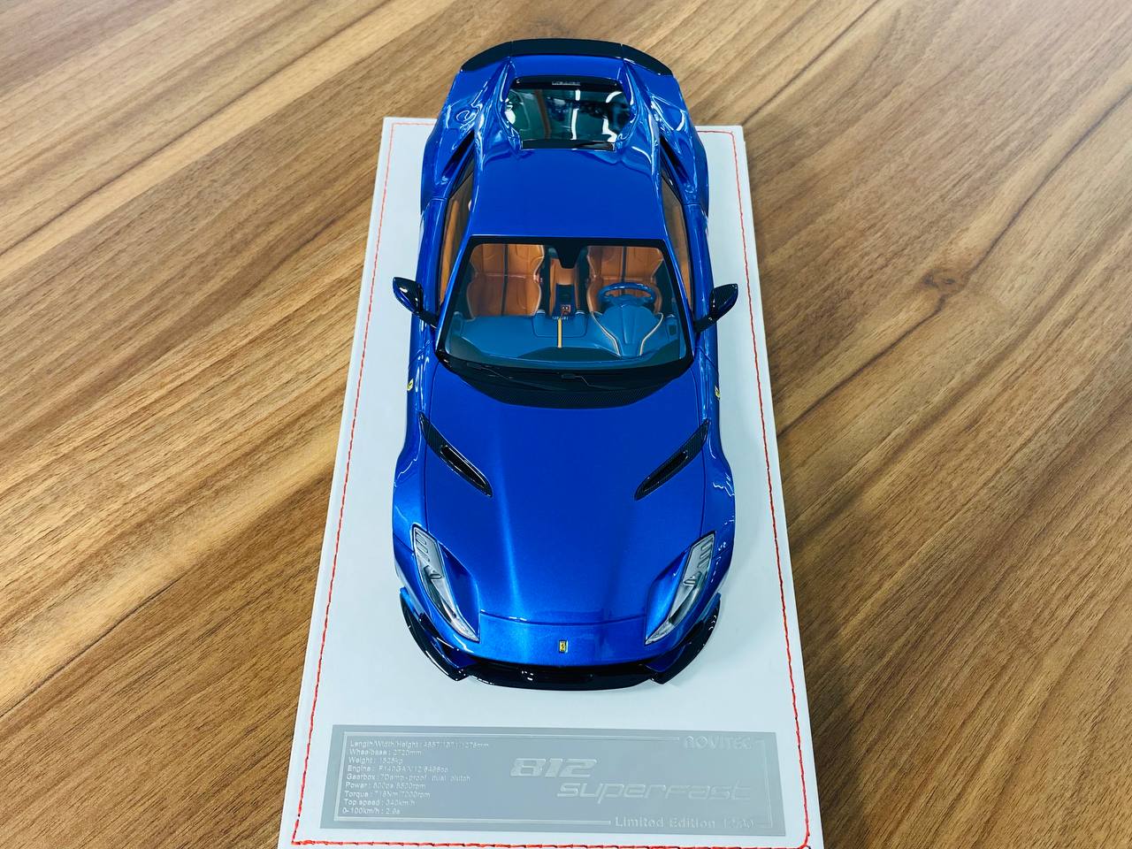 1/18 Resin Model Dino Ferrari 812 Superfast - Limited 30 pcs