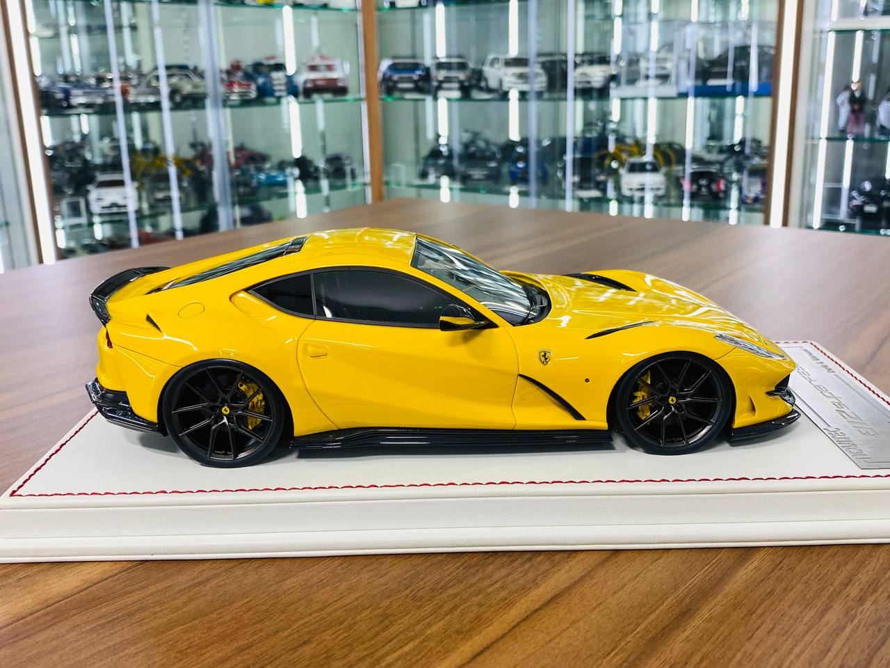 1/18 Resin Model Davis & Giovanni Ferrari 812 Superfast - Limited 20 pcs