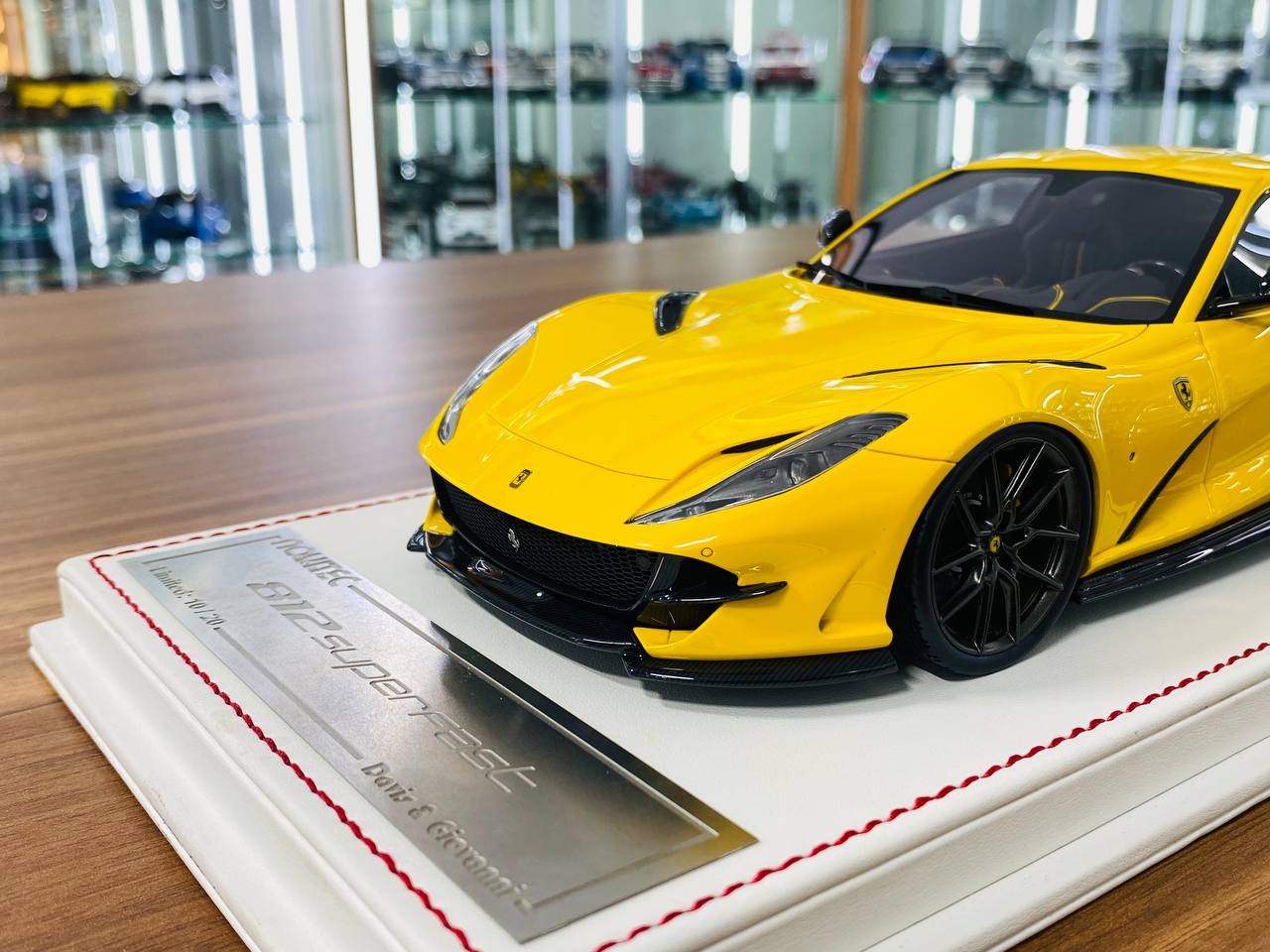 1/18 Resin Model Davis & Giovanni Ferrari 812 Superfast - Limited 20 pcs