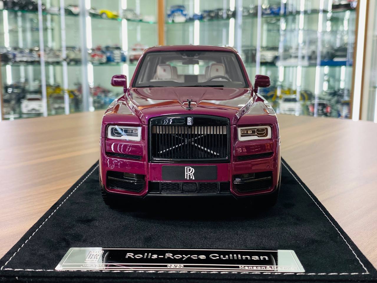 1/18 Resin Model H&H Rolls Royce Cullinan - Limited 30 pcs