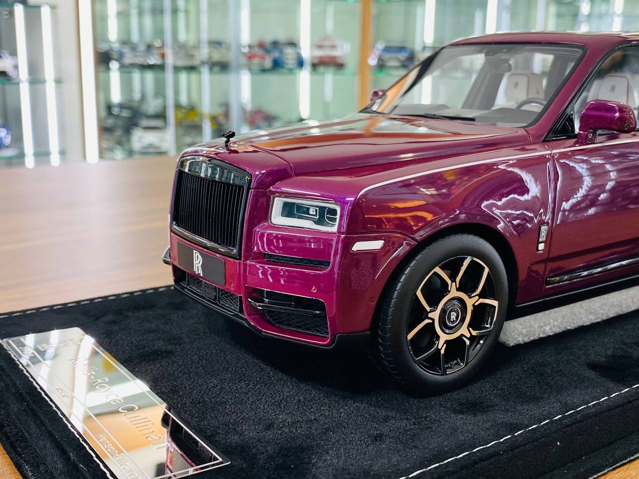 1/18 Resin Model H&H Rolls Royce Cullinan - Limited 30 pcs