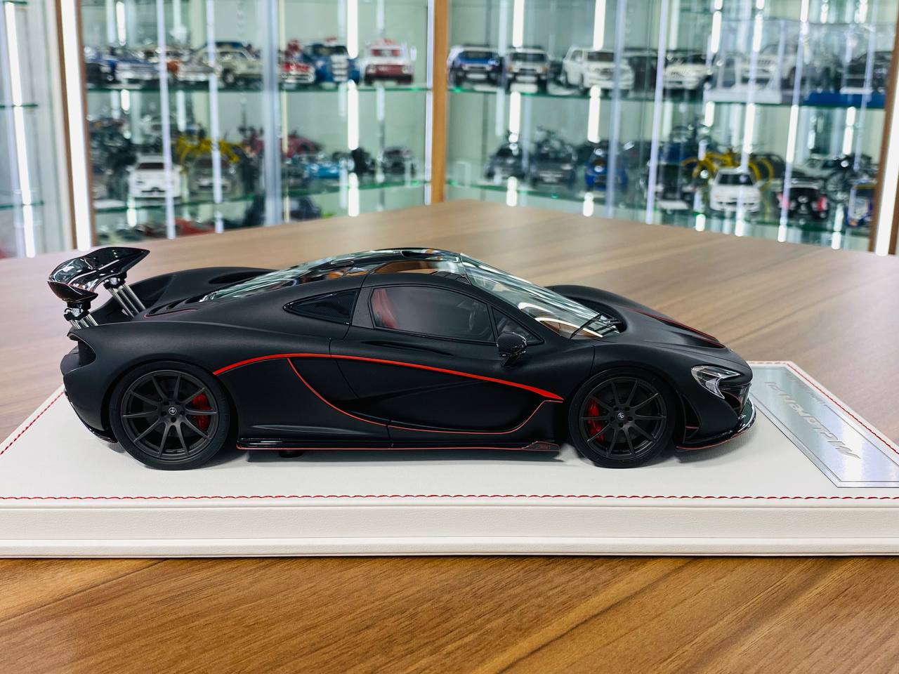 1/18 Resin Model Dino McLaren P1 - Limited 30 pcs