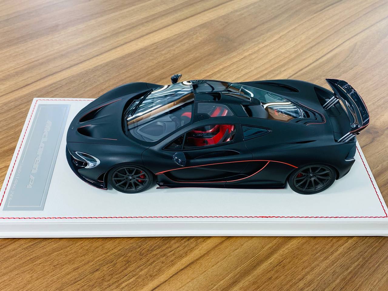 1/18 Resin Model Dino McLaren P1 - Limited 30 pcs