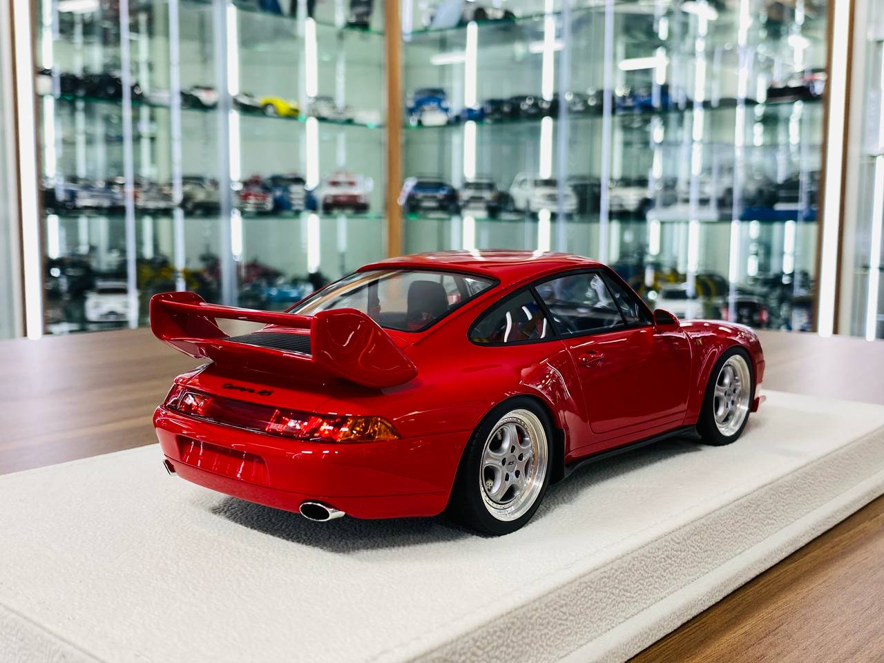 1/18 Resin Make Up Porsche 911 (993) Carrera RS 1995 Japan Ver. - Guard Red - Limited Edition