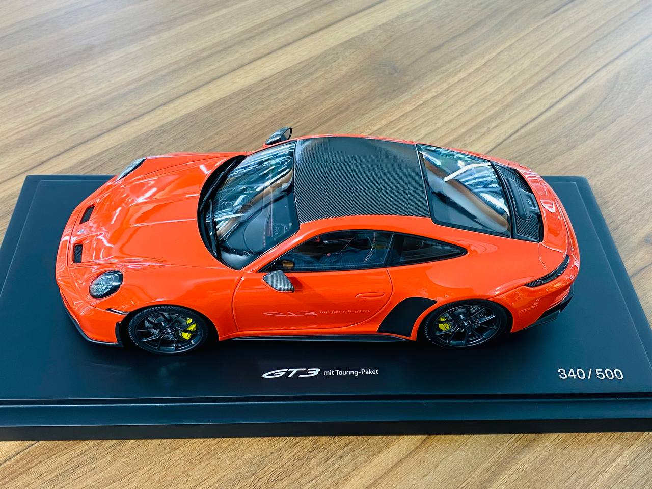 1/18 Resin Spark Models Porsche 911 GT3 mit Touring-Paket - Lavaorange - Limited 500pcs