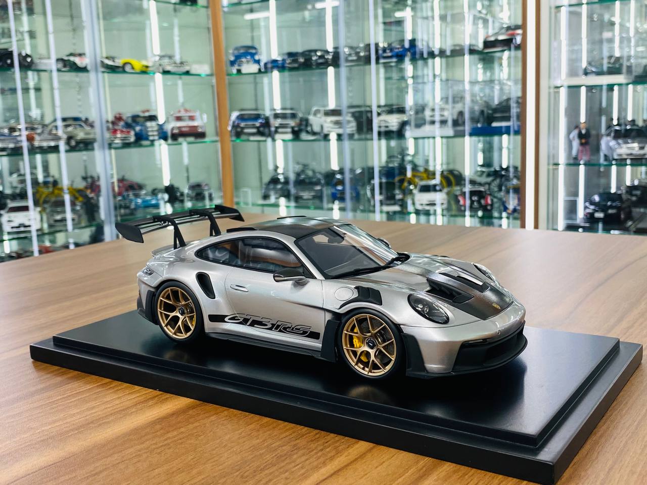 1/18 Resin Spark Models Porsche 911 GT3 RS - GT Silver Metallic - Limited 300pcs