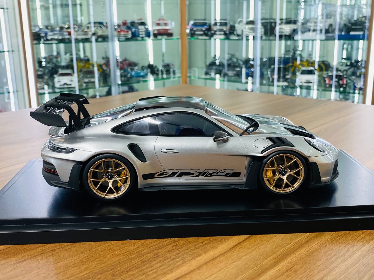 1/18 Resin Spark Models Porsche 911 GT3 RS - GT Silver Metallic - Limited 300pcs