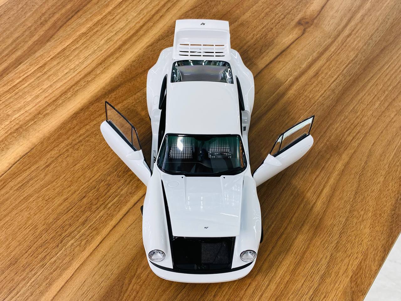 1/18 Diecast Model Almost Real Porsche RUF SCR 2018 - White - Full Opening