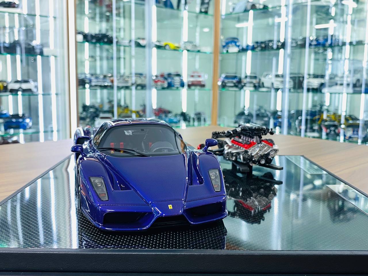 1/18 Resin Model General Models Ferrari Enzo with Engine - Purple Carbon Fiber - Limited 20 Units