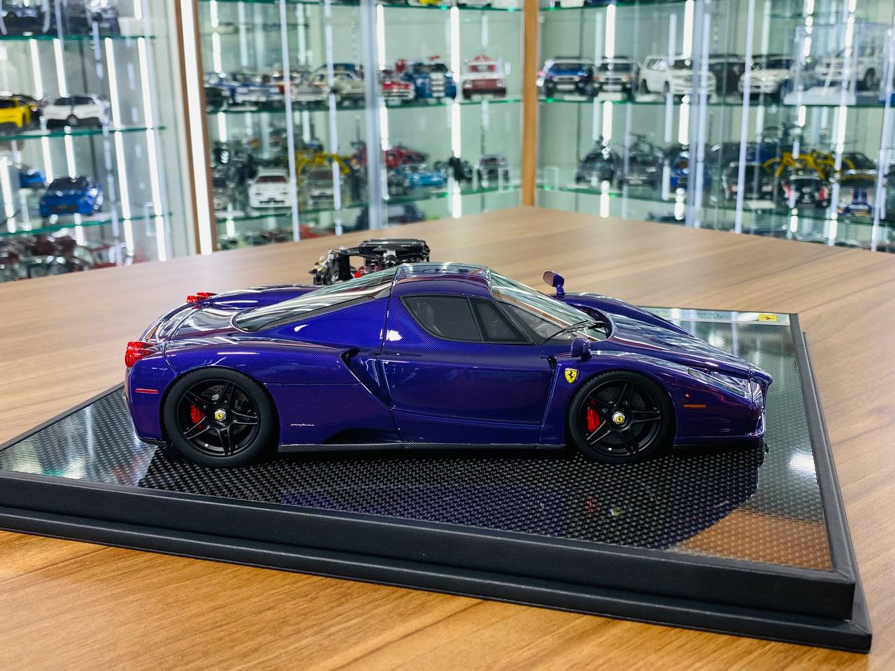 1/18 Resin Model General Models Ferrari Enzo with Engine - Purple Carbon Fiber - Limited 20 Units