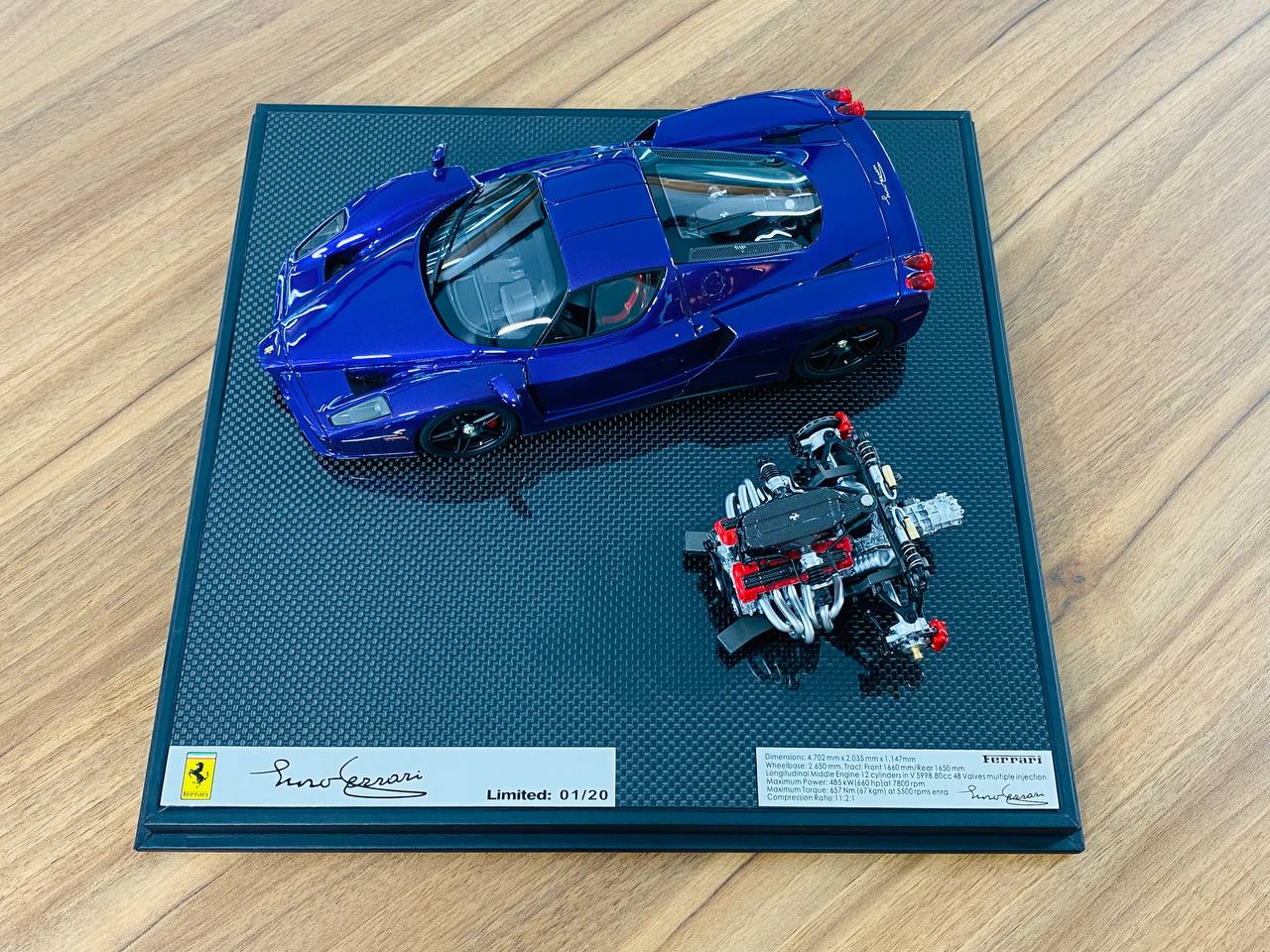 1/18 Resin Model General Models Ferrari Enzo with Engine - Purple Carbon Fiber - Limited 20 Units