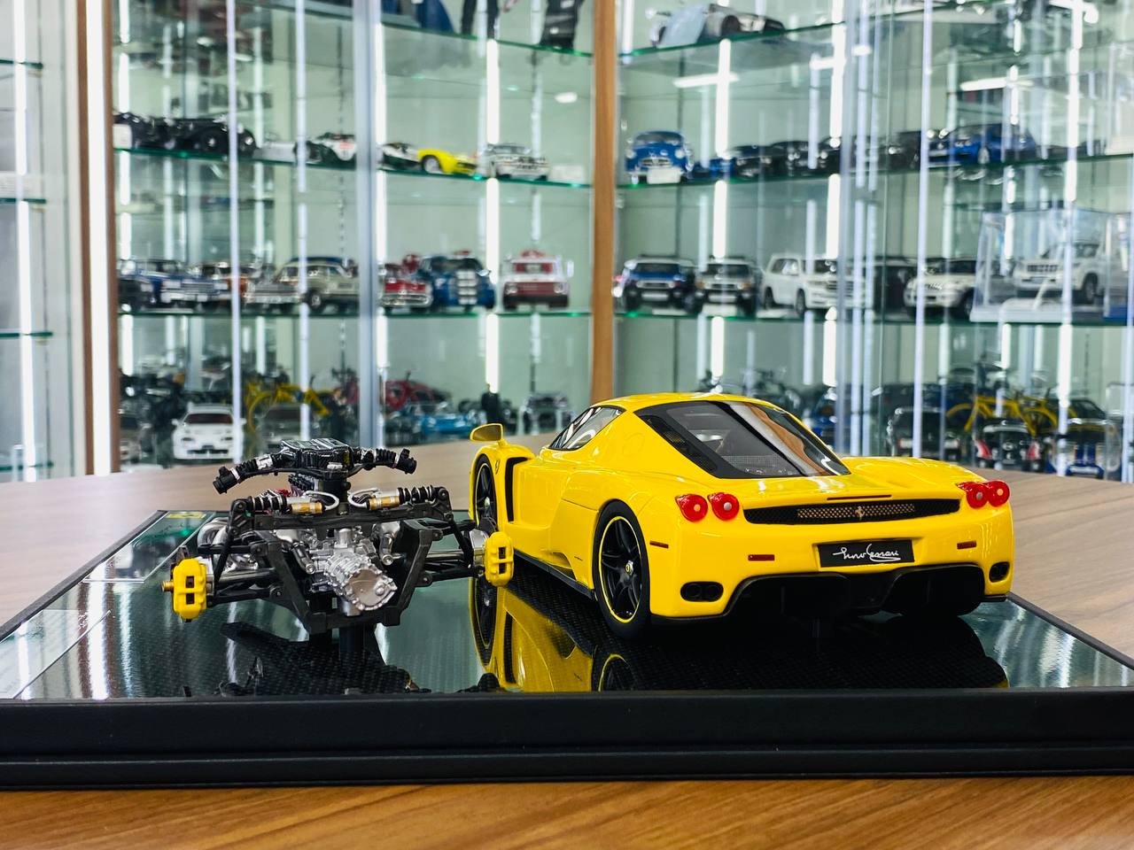 1/18 Resin Model General Models Ferrari Enzo with Engine - Yellow - Limited 20 Units