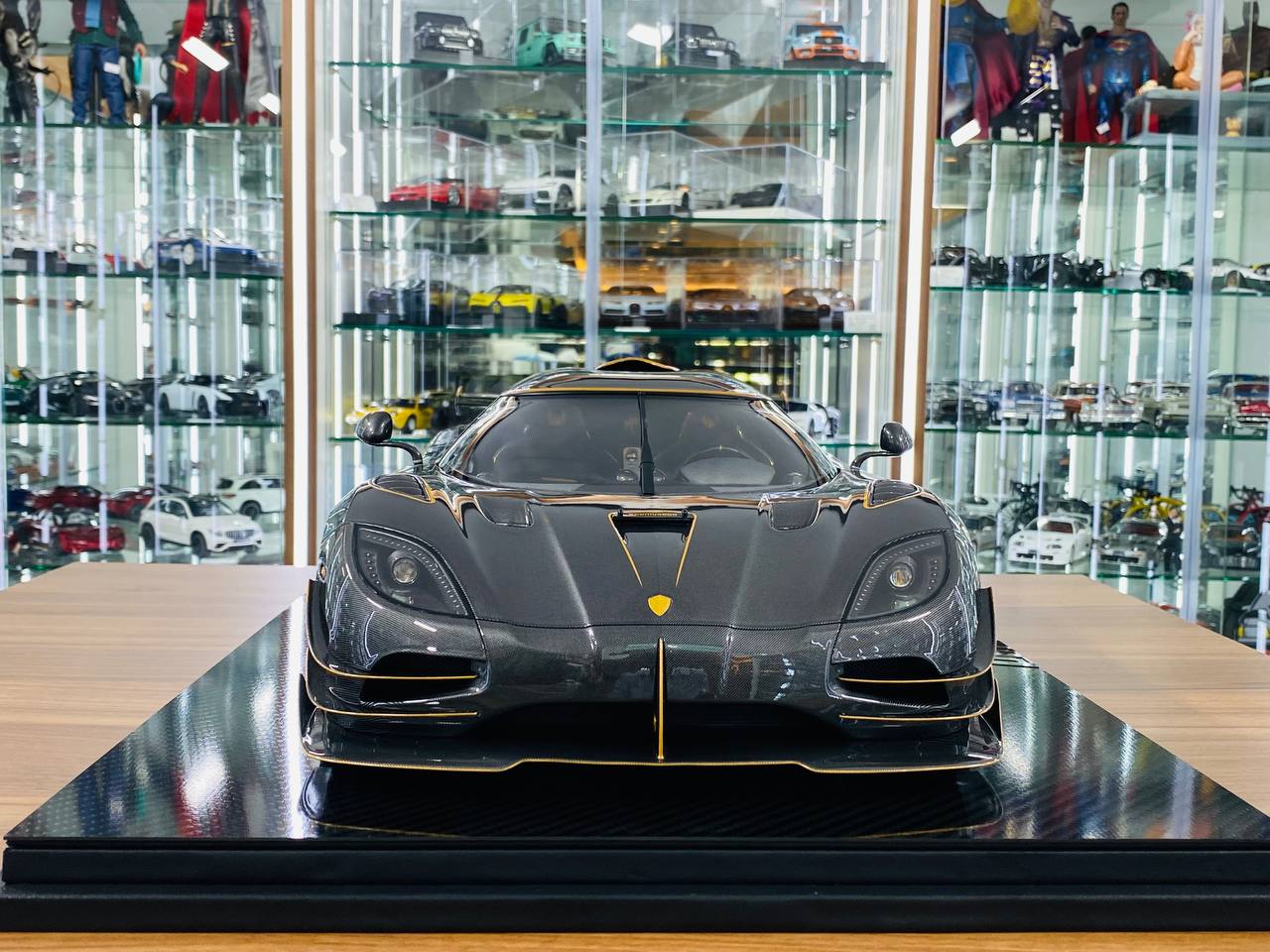 1/8 Resin FrontiArt Koenigsegg Agera PHOENIX - Full Carbon Fiber/Gold - Limited 100 pcs