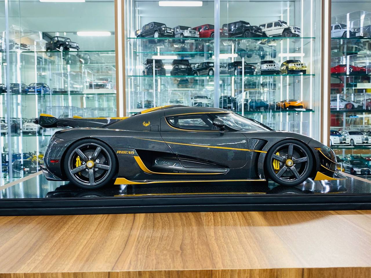 1/8 Resin FrontiArt Koenigsegg Agera PHOENIX - Full Carbon Fiber/Gold - Limited 100 pcs