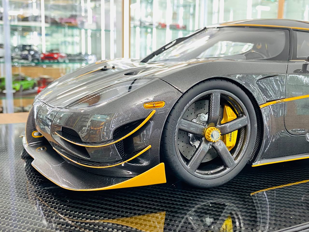 1/8 Resin FrontiArt Koenigsegg Agera PHOENIX - Full Carbon Fiber/Gold - Limited 100 pcs