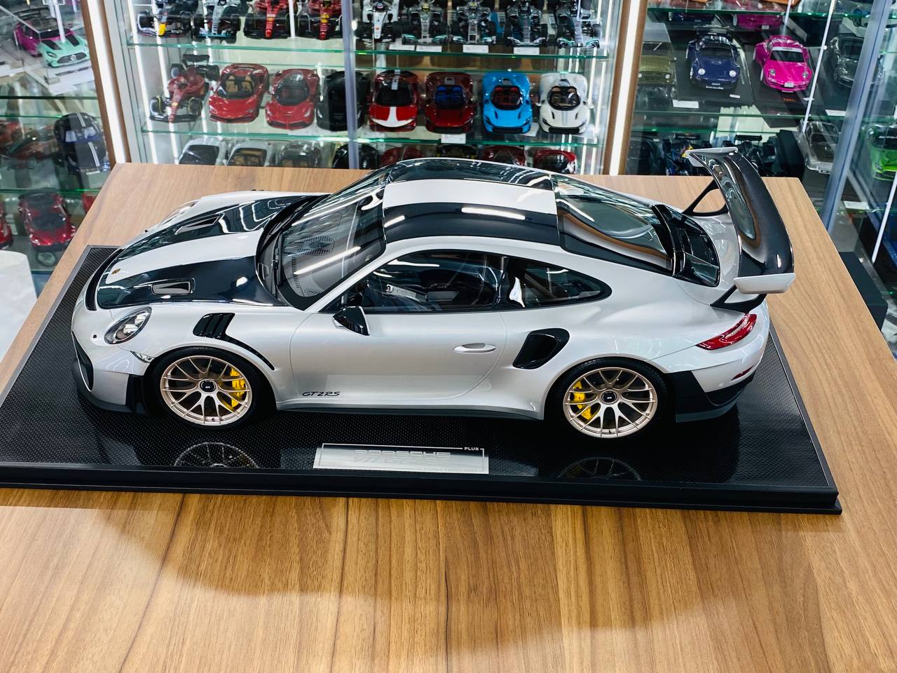 1/8 Resin Model Dino Models Porsche 911 GT2 RS - GT Silver - Limited 20 pcs