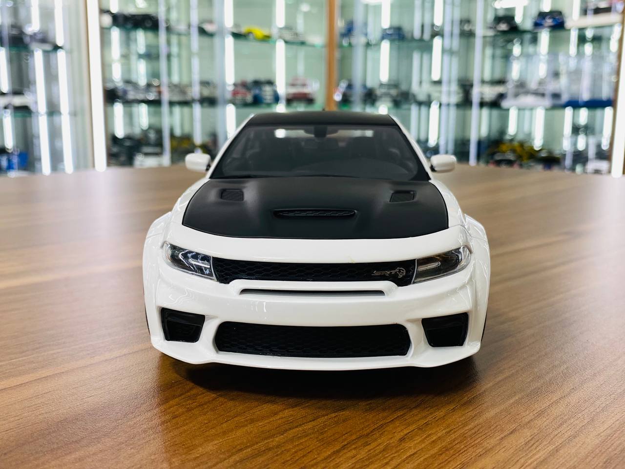 1/18 Resin Dodge Charger SRT Hellcat White GT Spirit Scale Model Car