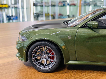 1/18 Diecast Dodge Charger SRT Hellcat Wide Body Green GT Spirit Model Car