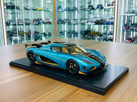 GT Spirit Koenigsegg Agera RSR - 1/18 Resin Model, Not Opening - Blue