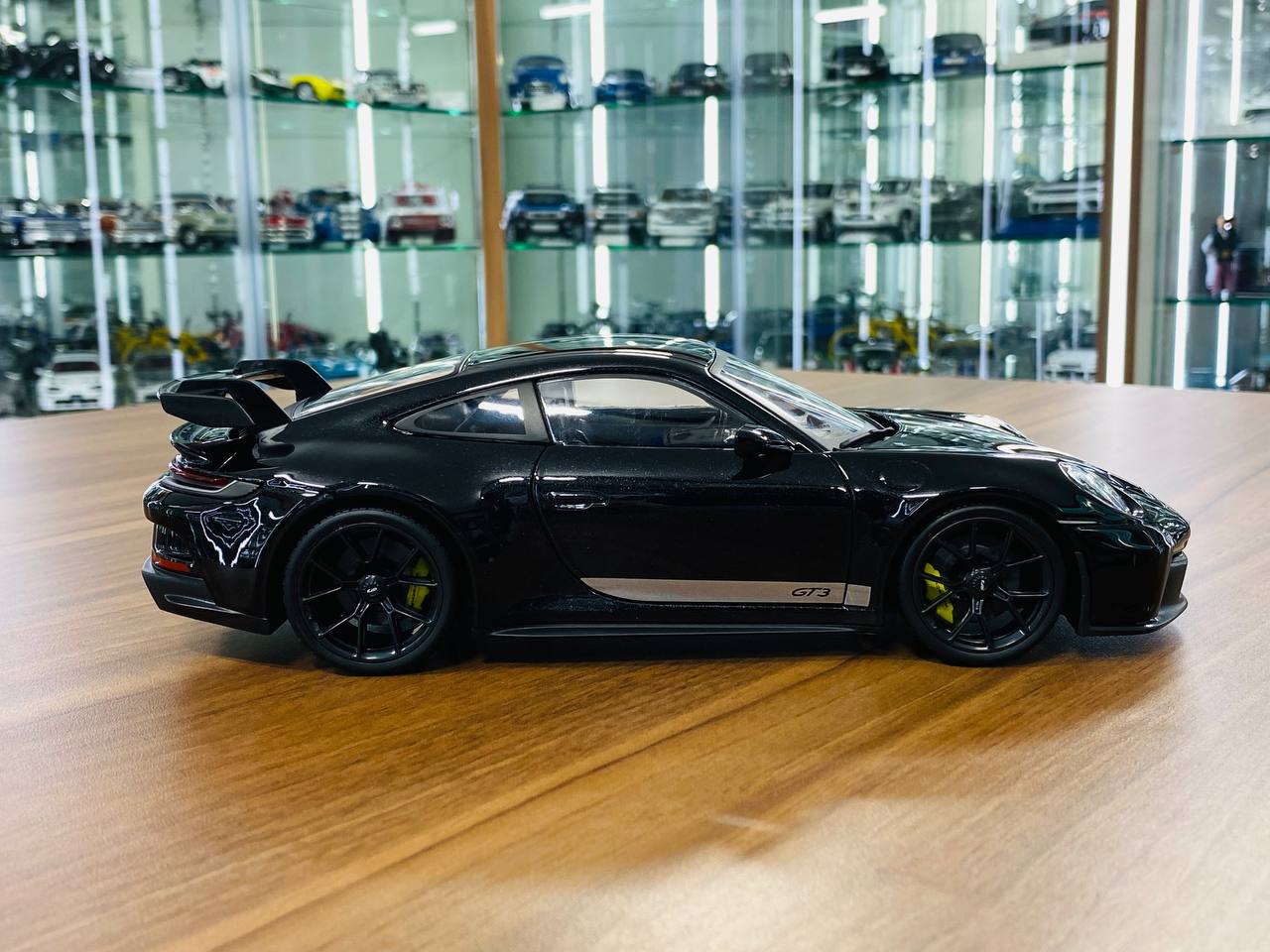 1/18 Diecast Maisto Porsche 911 GT3 Black - Full opening