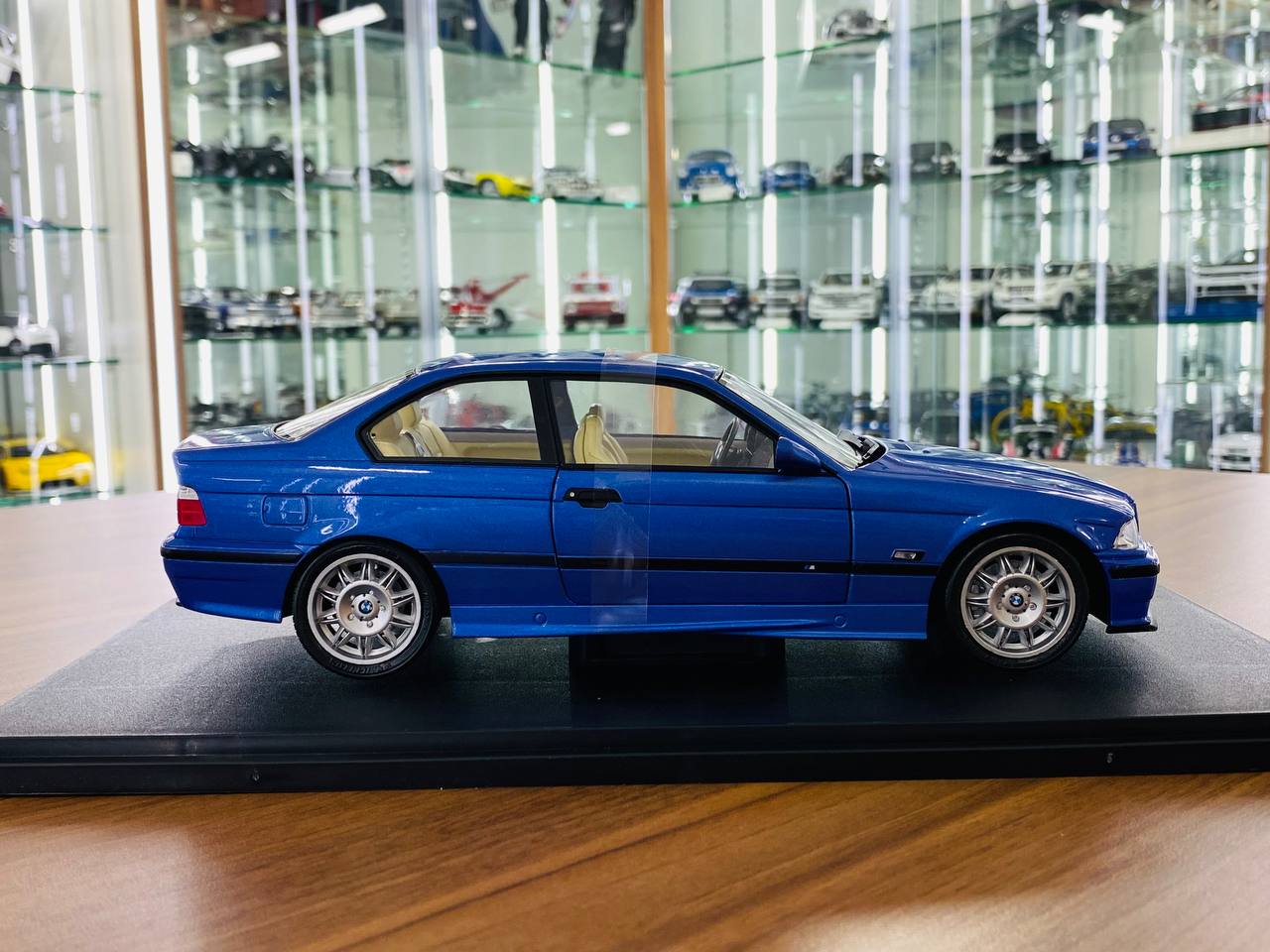 1/18 Diecast Solido BMW M3 E36 Coupe 1990 Blue (Doors Opening)