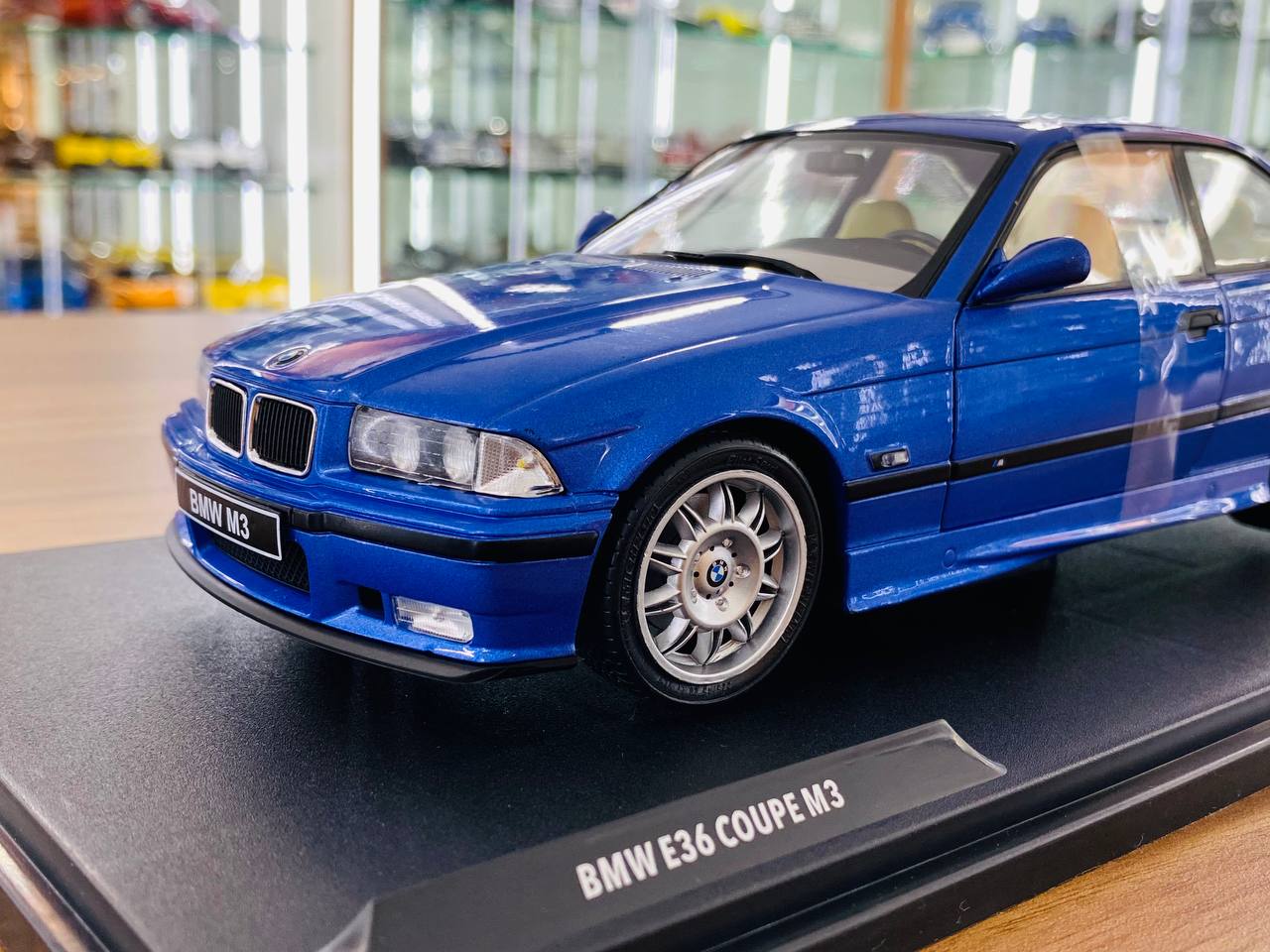 1/18 Diecast Solido BMW M3 E36 Coupe 1990 Blue (Doors Opening)