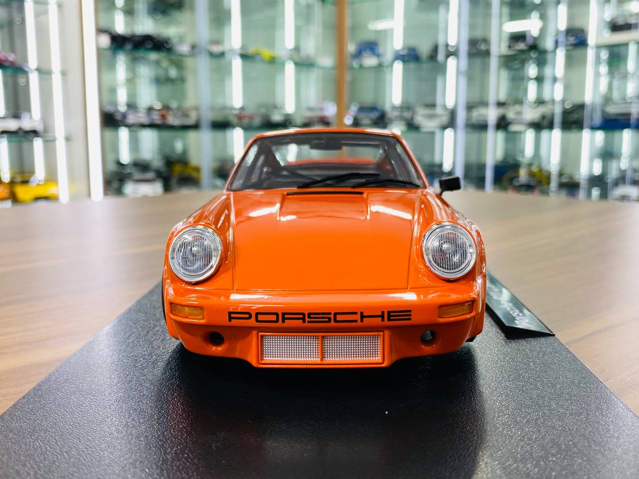 1/18 Resin Werk83 Porsche 911 Carrera RSR 3.0 Orange