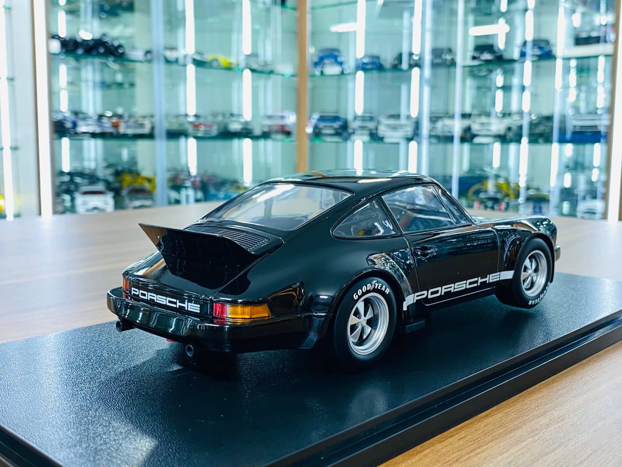 1/18 Resin Werk83 Porsche 911 Carrera RSR 3.0 Black