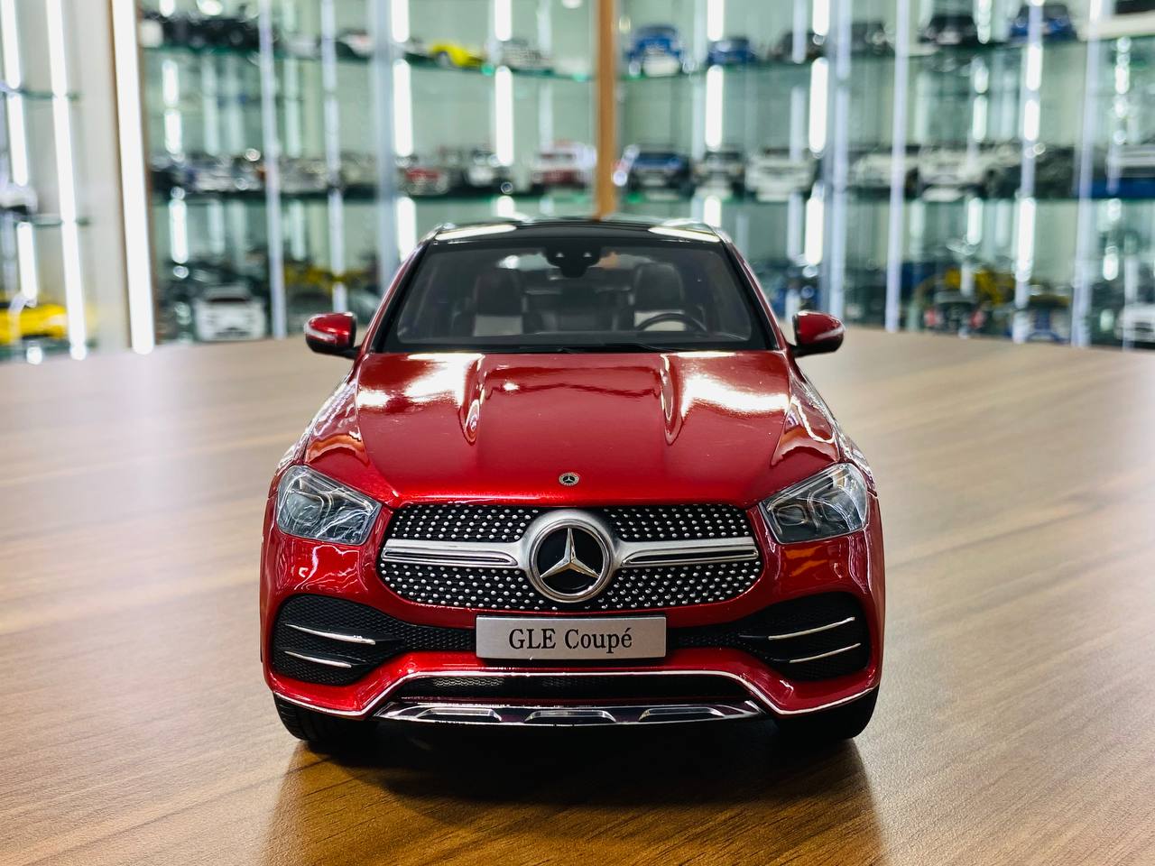 1/18 Diecast Dealer Edition (iScale) Mercedes Benz GLE Coupe in Red Metallic