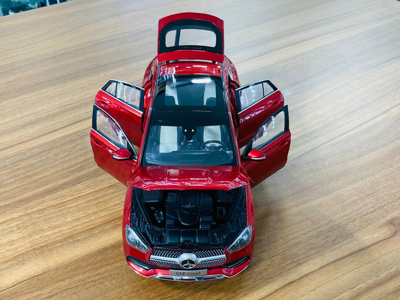 1/18 Diecast Dealer Edition (iScale) Mercedes Benz GLE Coupe in Red Metallic