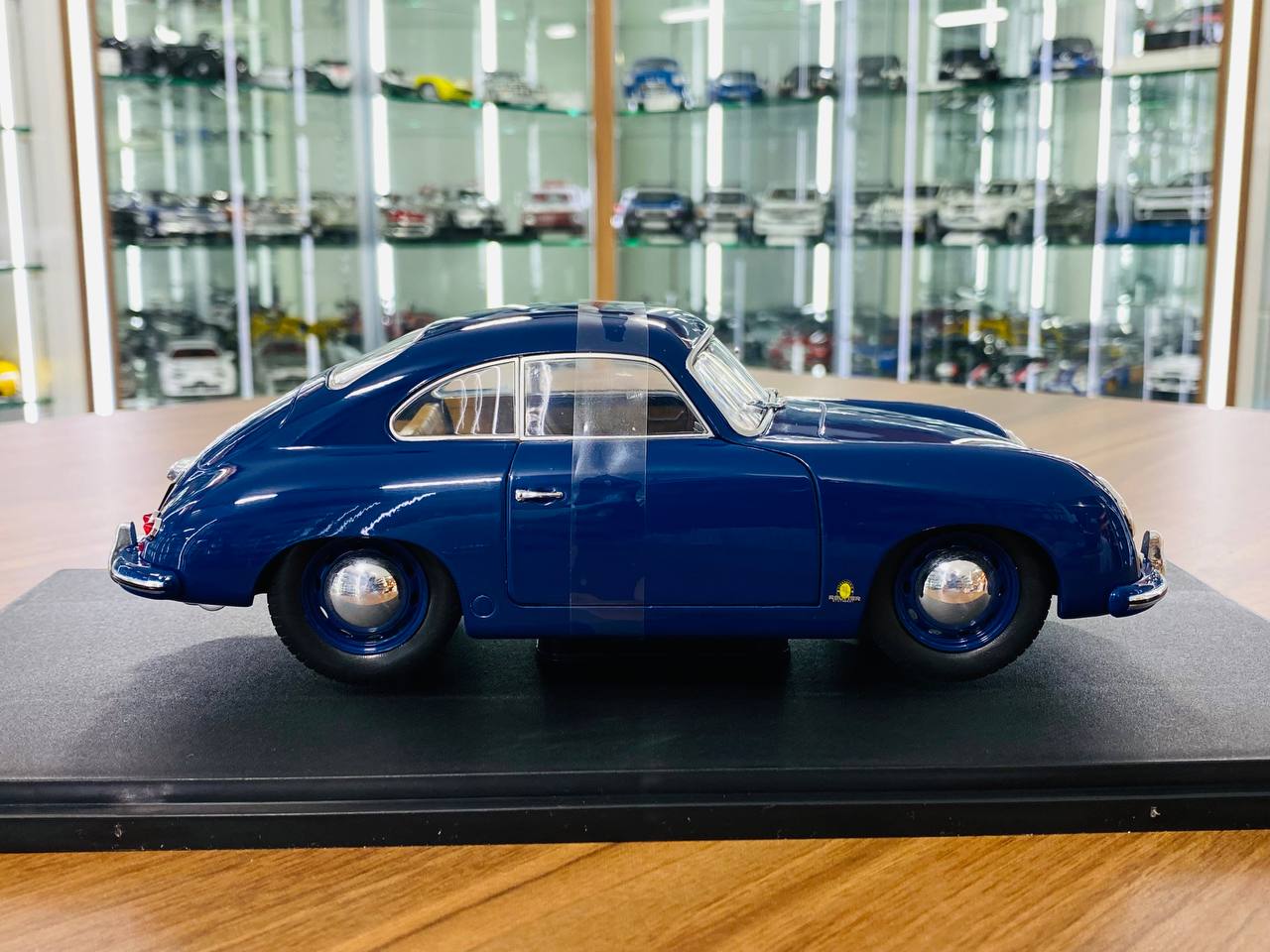 1/18 Diecast Solido Porsche 356 PRE-A  1953 in Blue