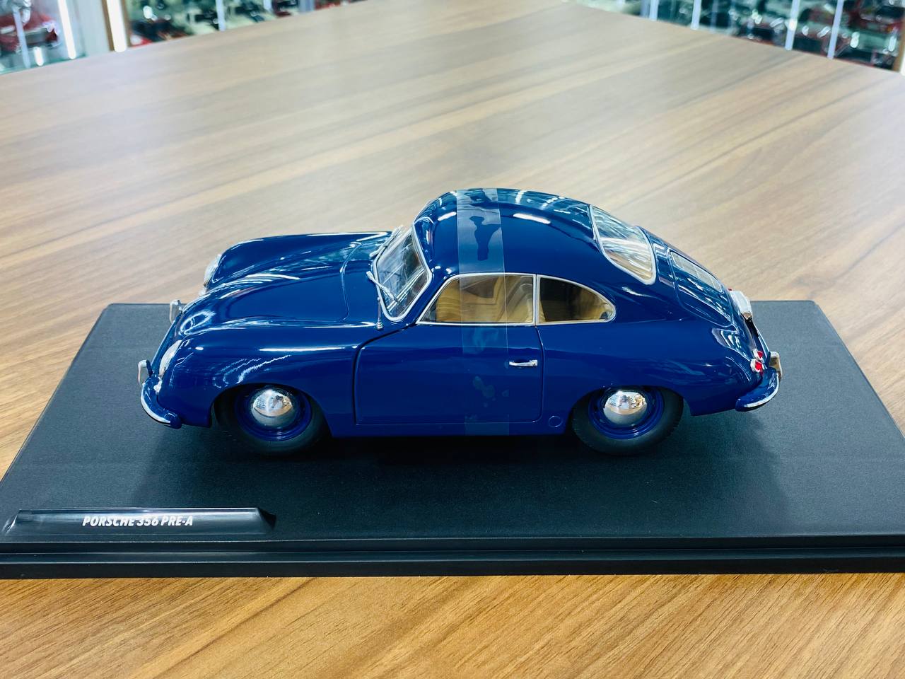 1/18 Diecast Solido Porsche 356 PRE-A  1953 in Blue