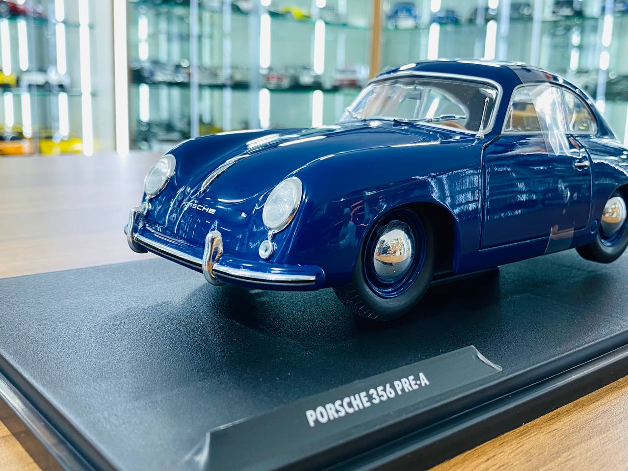 1/18 Diecast Solido Porsche 356 PRE-A  1953 in Blue