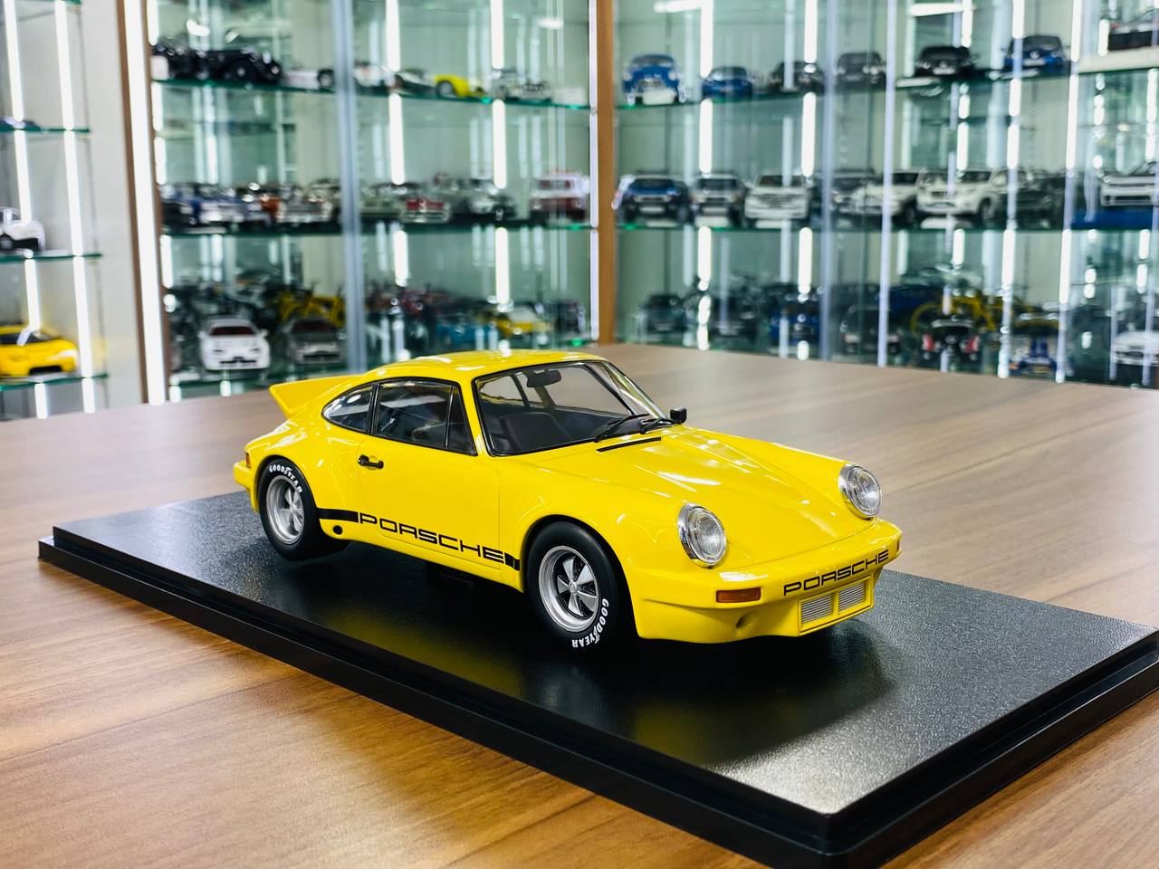 1/18 Resin Werk83  Porsche 911 Carrera RSR 3.0 in yellow