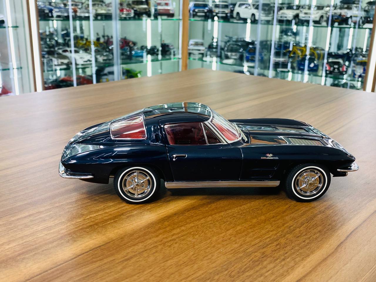 1/18 Diecast AUTOart Corvette C2 Sting Ray 1963 in Daytona Blue