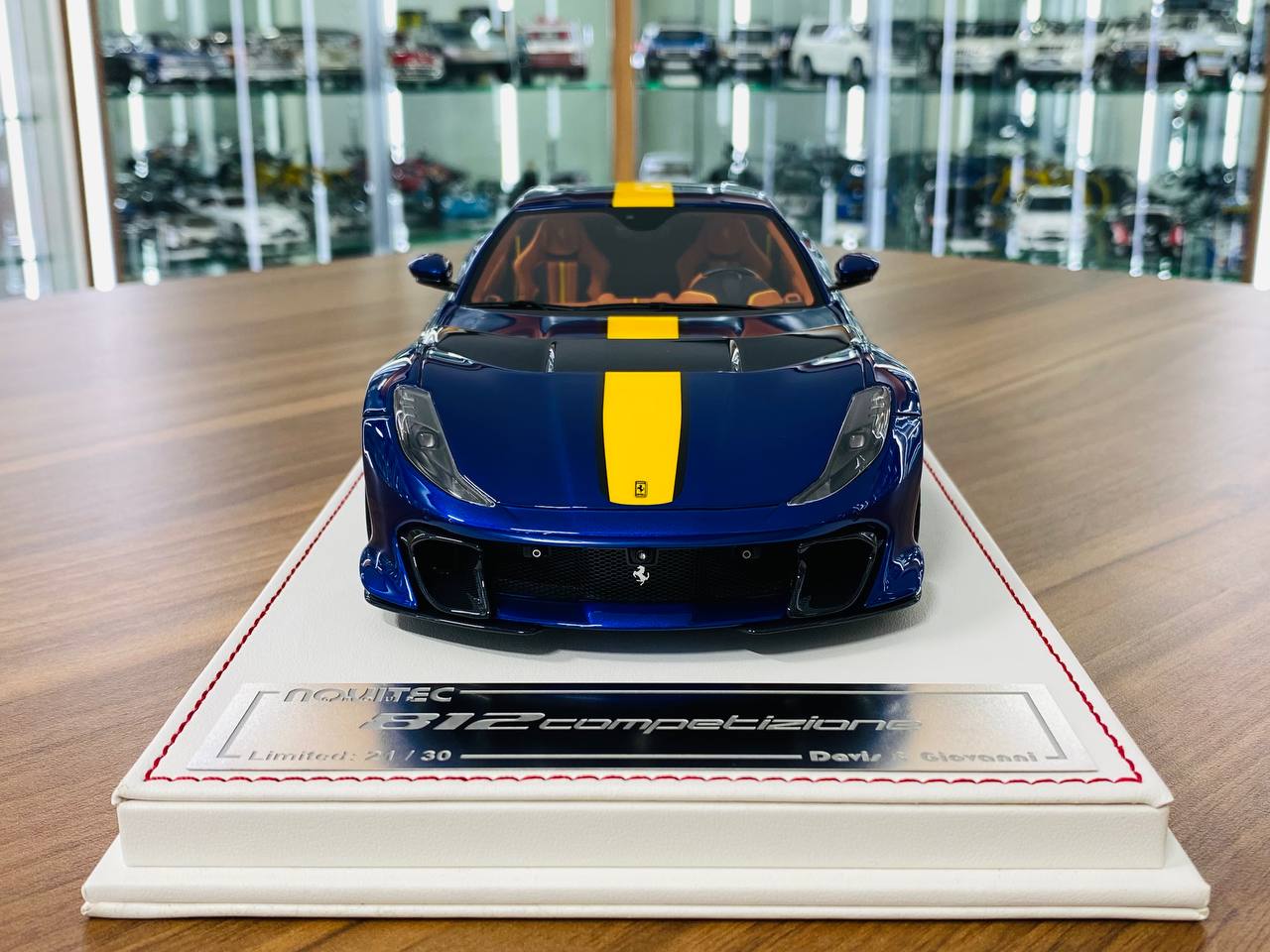 1/18 Resin Davis & Giovanni Ferrari 812 Competizione Novitec in Metallic Dark Blue - Limited Edition